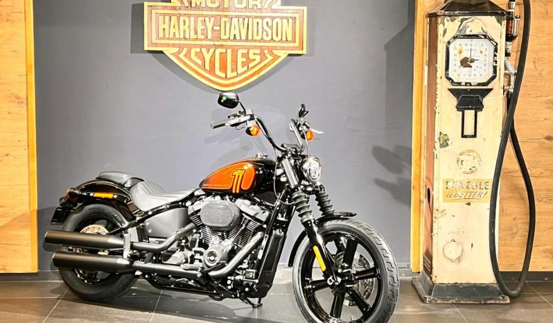 
								Harley Davidson Softail Street Bob 114 full									