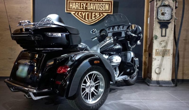 
								Harley Davidson Tri Glide Ultra Custom full									