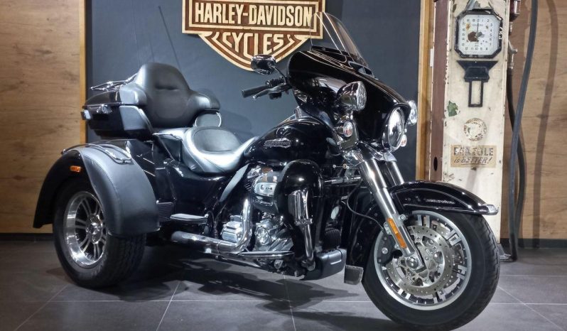
								Harley Davidson Tri Glide Ultra Custom full									