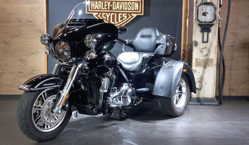 
								Harley Davidson Tri Glide Ultra Custom full									