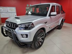 Mahindra Pik Up 2.2 Mhawk D Cab 4X2 S11 Karoo At