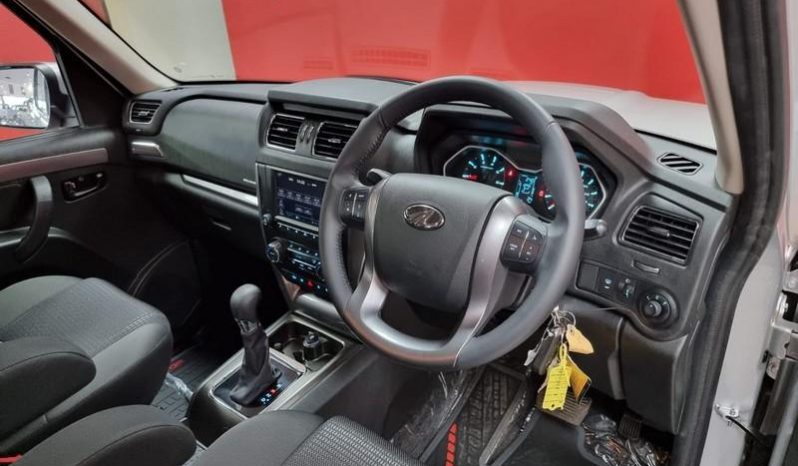 
								Mahindra Pik Up 2.2 Mhawk D Cab 4X2 S11 Karoo At full									