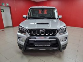 Mahindra Pik Up 2.2 Mhawk D Cab 4X2 S11 Karoo At
