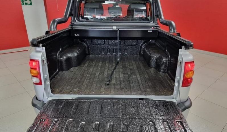 
								Mahindra Pik Up 2.2 Mhawk D Cab 4X2 S11 Karoo At full									