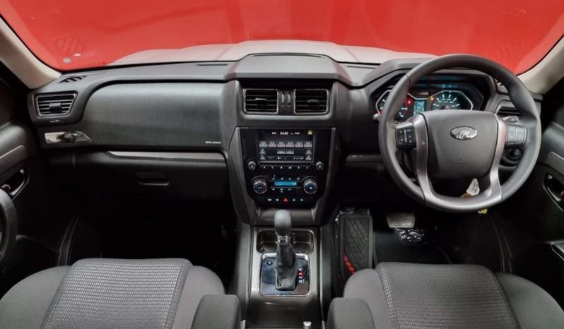 
								Mahindra Pik Up 2.2 Mhawk D Cab 4X2 S11 Karoo At full									