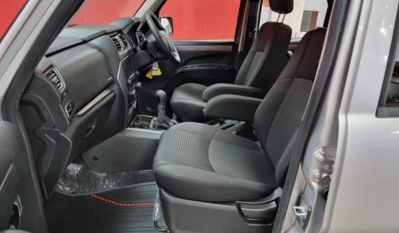 
								Mahindra Pik Up 2.2 Mhawk D Cab 4X2 S11 Karoo At full									