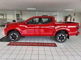 Nissan Navara 2.5D Le D Cab At
