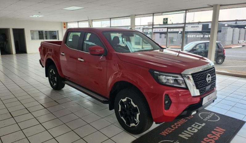 
								Nissan Navara 2.5D Le D Cab At full									