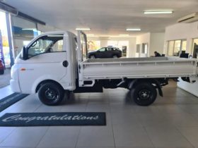 Hyundai H100 Bakkie 2.6D Deck