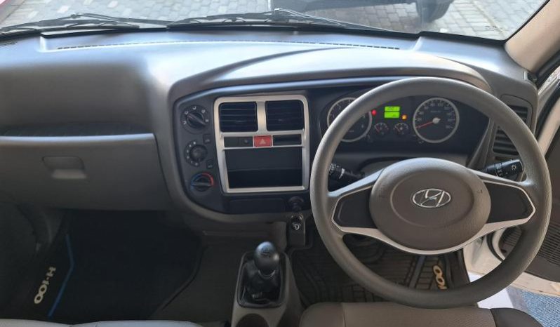 
								Hyundai H100 Bakkie 2.6D Deck full									