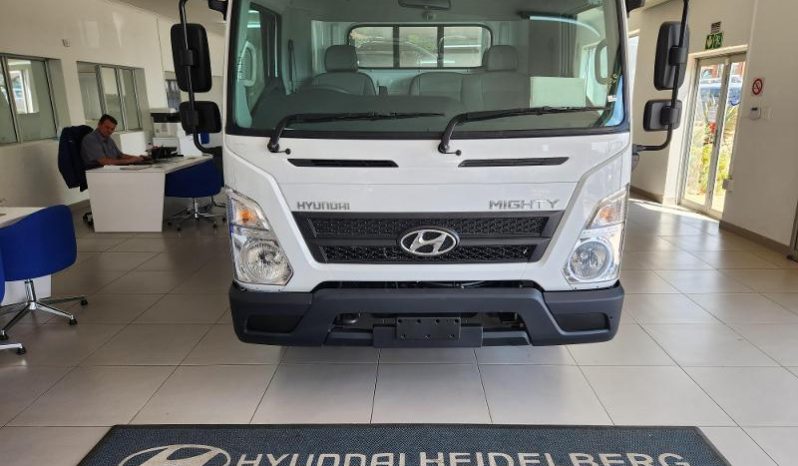
								Hyundai Ex-8 3.9 Dropside Ac Lwb full									