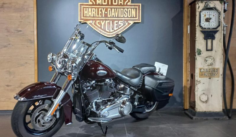 
								Harley Davidson Softail Heritage Classic 114 full									