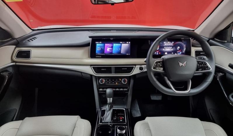 
								Mahindra Xuv 700 Ax7 L full									