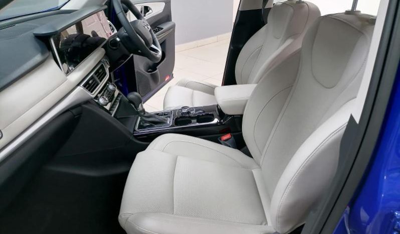 
								Mahindra Xuv 700 Ax7 L full									