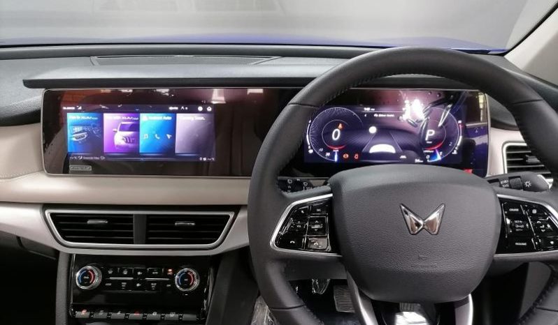 
								Mahindra Xuv 700 Ax7 L full									