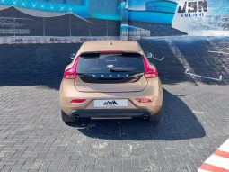 
										Volvo V40 T4 Elite full									