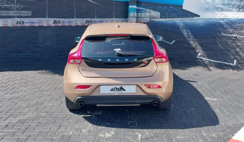 
								Volvo V40 T4 Elite full									