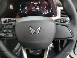 
										Mahindra Xuv 700 Ax5 full									