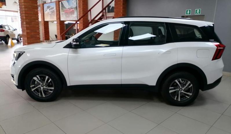 
								Mahindra Xuv 700 Ax5 full									