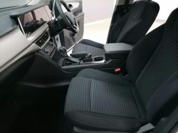 
										Mahindra Xuv 700 Ax5 full									