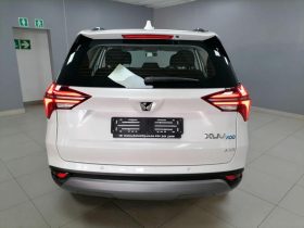 Mahindra Xuv 700 Ax5