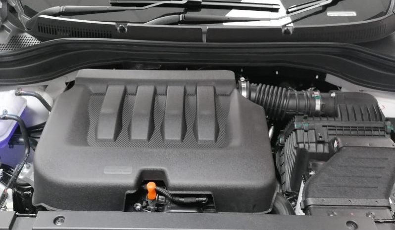 
								Mahindra Xuv 700 Ax5 full									
