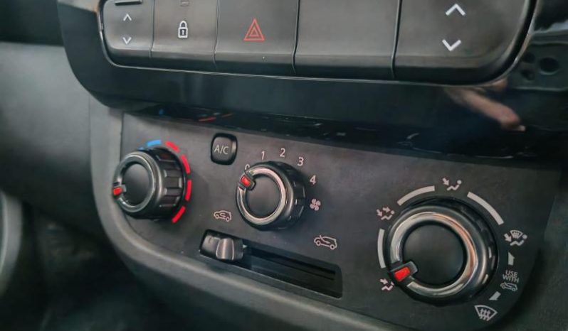 
								Renault Kwid 1.0 Evolution full									