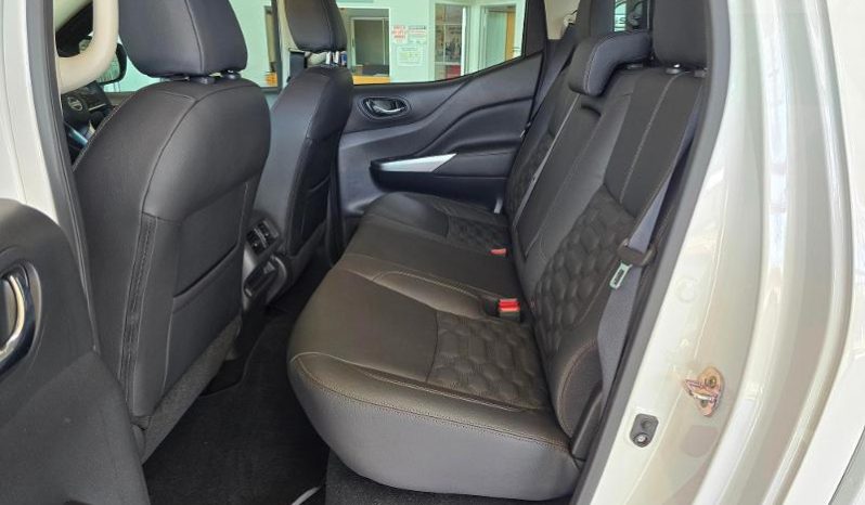 
								Nissan Navara 2.5D Le D Cab 4X4 At full									