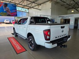 
										Nissan Navara 2.5D Le D Cab 4X4 At full									