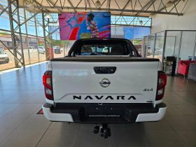 Nissan Navara 2.5D Le D Cab 4X4 At