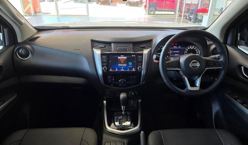 
								Nissan Navara 2.5D Le D Cab 4X4 At full									