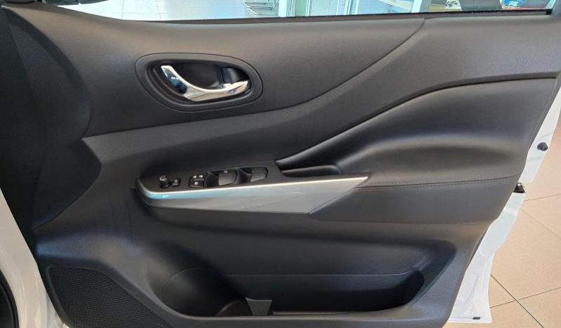 
								Nissan Navara 2.5D Le D Cab 4X4 At full									