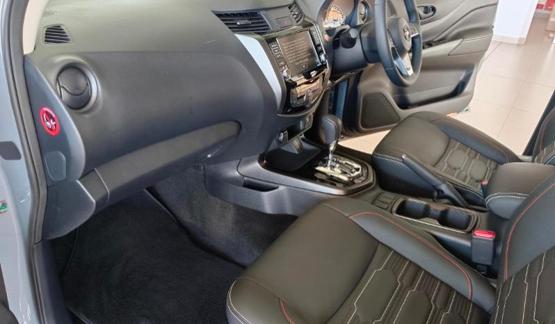 
								Nissan Navara 2.5D Pro-2X D Cab 4X2 At full									