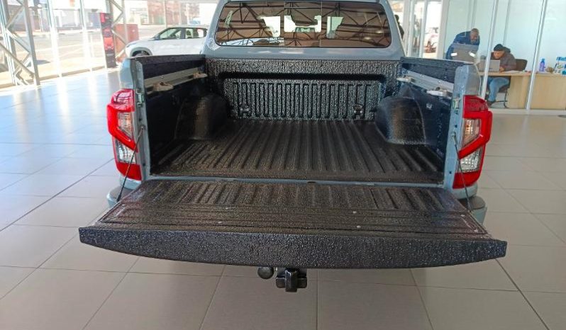 
								Nissan Navara 2.5D Pro-2X D Cab 4X2 At full									