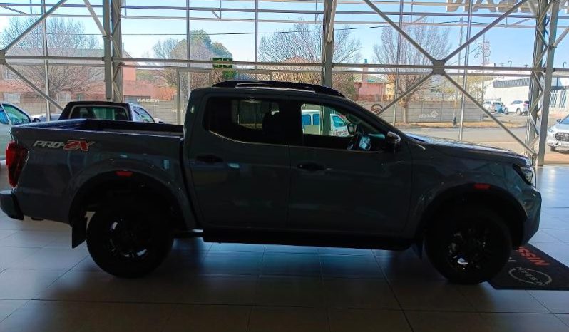
								Nissan Navara 2.5D Pro-2X D Cab 4X2 At full									