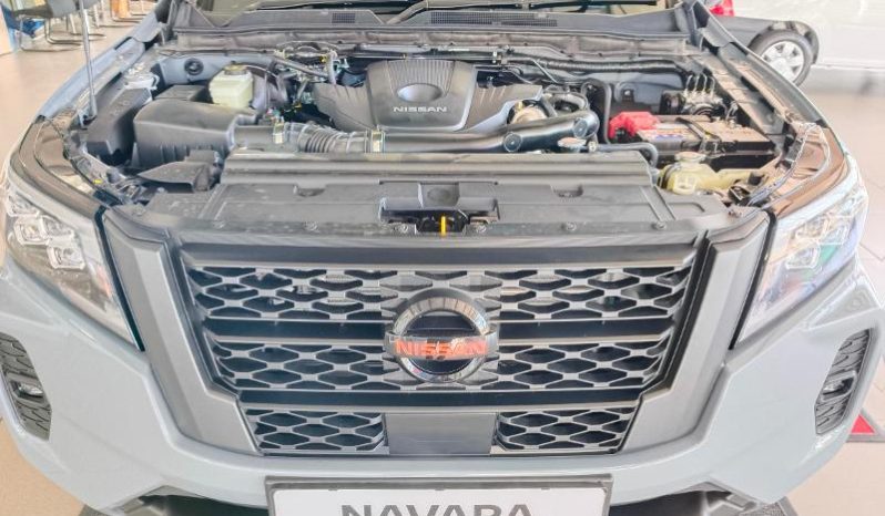 
								Nissan Navara 2.5D Pro-2X D Cab 4X2 At full									