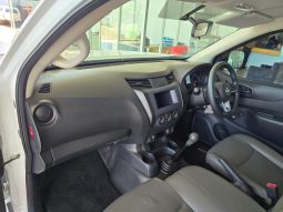 
										Nissan Navara 2.5D Xe S Cab 4X2 full									