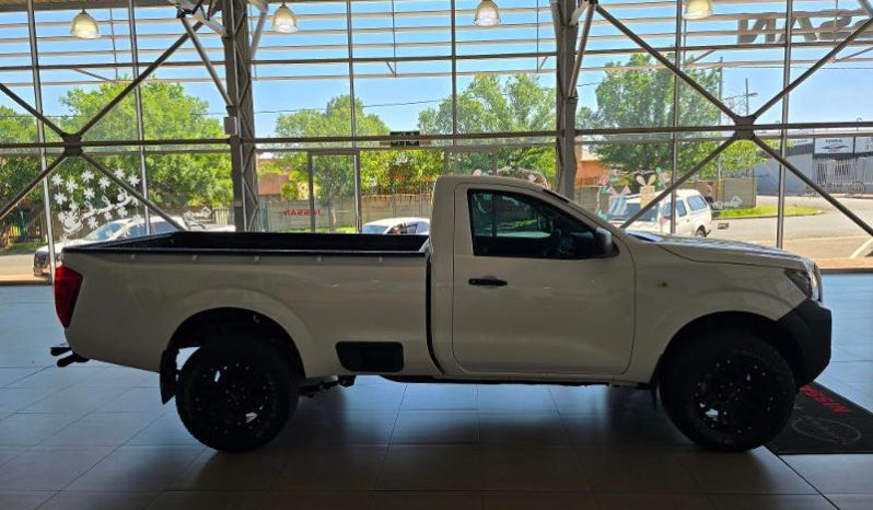 
								Nissan Navara 2.5D Xe S Cab 4X2 full									