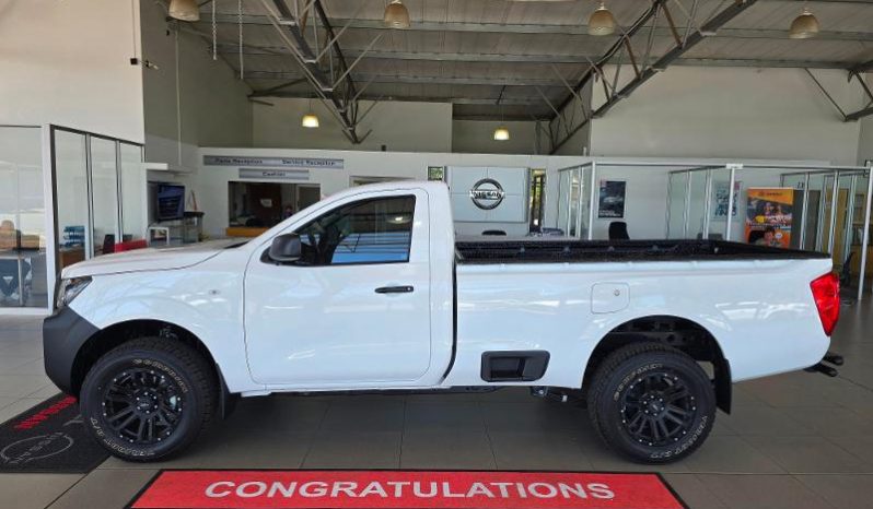 
								Nissan Navara 2.5D Xe S Cab 4X2 full									