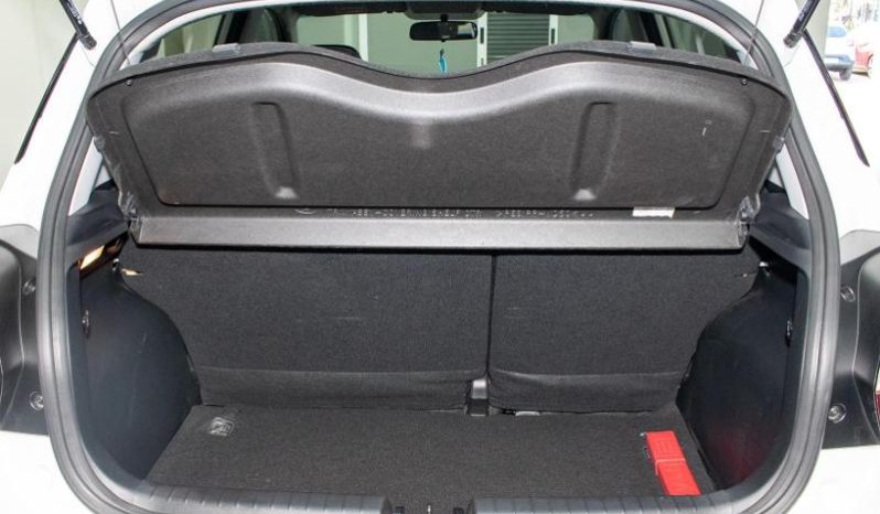 
								Hyundai Grand I10 1.0 Fluid full									