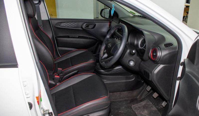 
								Hyundai Grand I10 1.0 Fluid full									