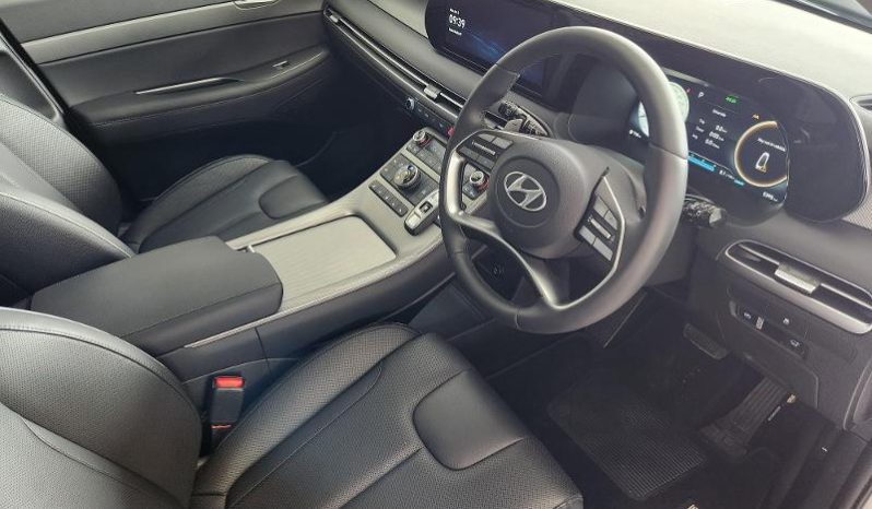 
								Hyundai Palisade R2.2 Elite At 7 Seater full									