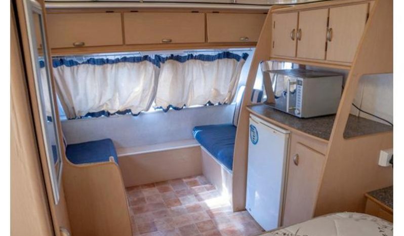
								Caravan Gypsey Raven full									