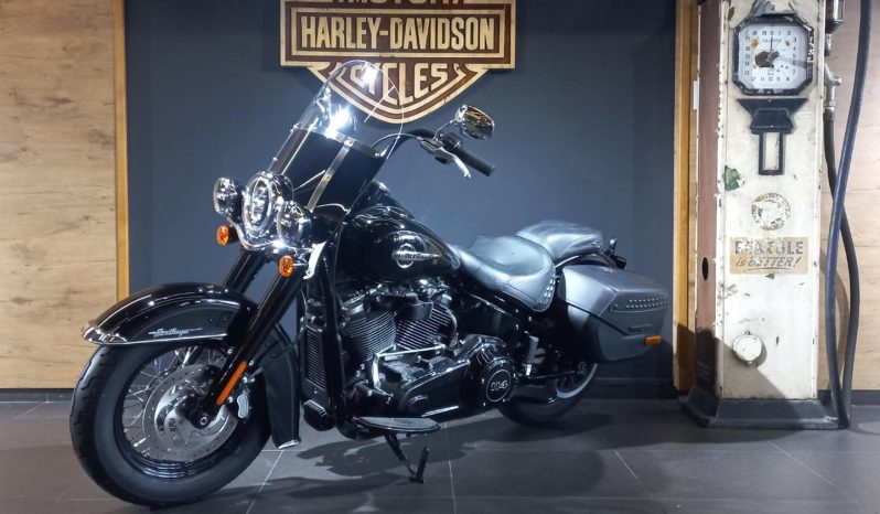 
								Harley Davidson Softail Heritage Classic 114 full									