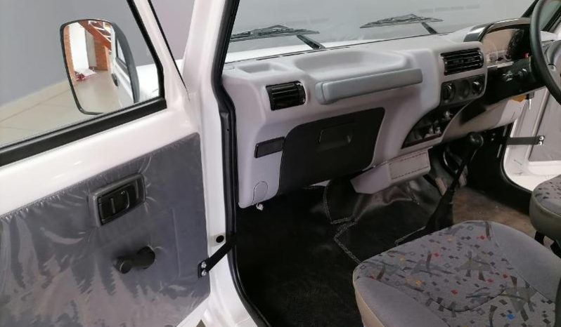 
								Mahindra Bolero Nef 2.5TD Maxitruck Plus S Cab 4X2 full									