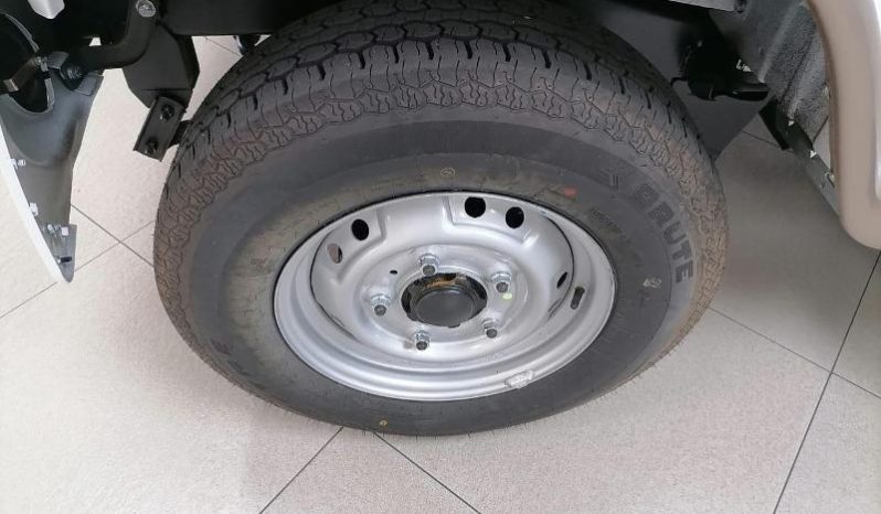 
								Mahindra Bolero Nef 2.5TD Maxitruck Plus S Cab 4X2 full									