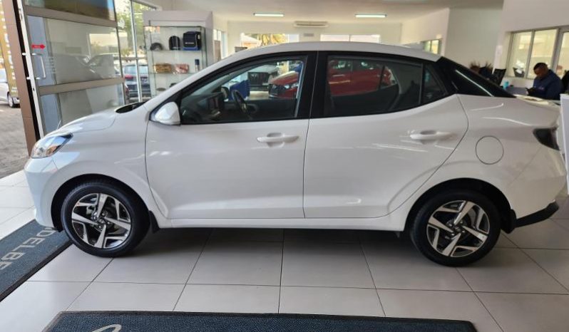 
								Hyundai Grand I10 Sedan 1.2 Executive At full									