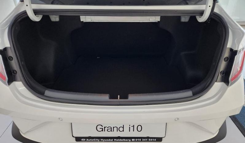 
								Hyundai Grand I10 Sedan 1.2 Executive At full									