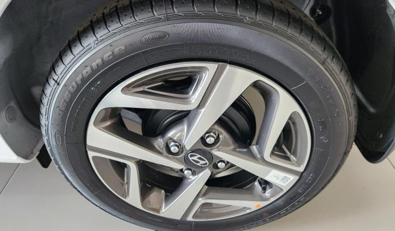 
								Hyundai Grand I10 Sedan 1.2 Executive At full									