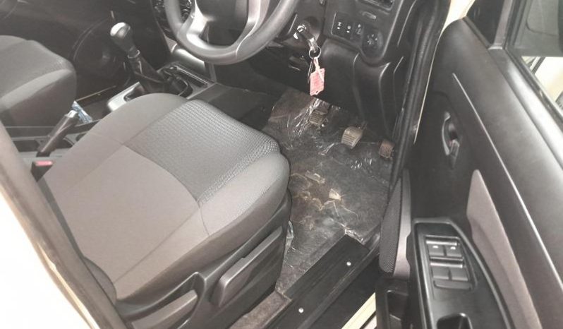 
								Mahindra Pik Up 2.2 Mhawk S6 Karoo S Cab 4X4 full									